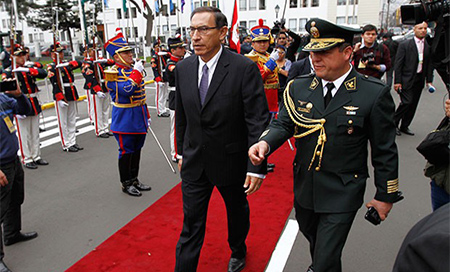 Congreso de Perú juramenta a Martín Vizcarra como presidente del País